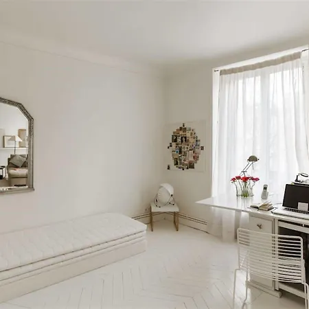 Luxuous 4 Rooms Apartment In Marais